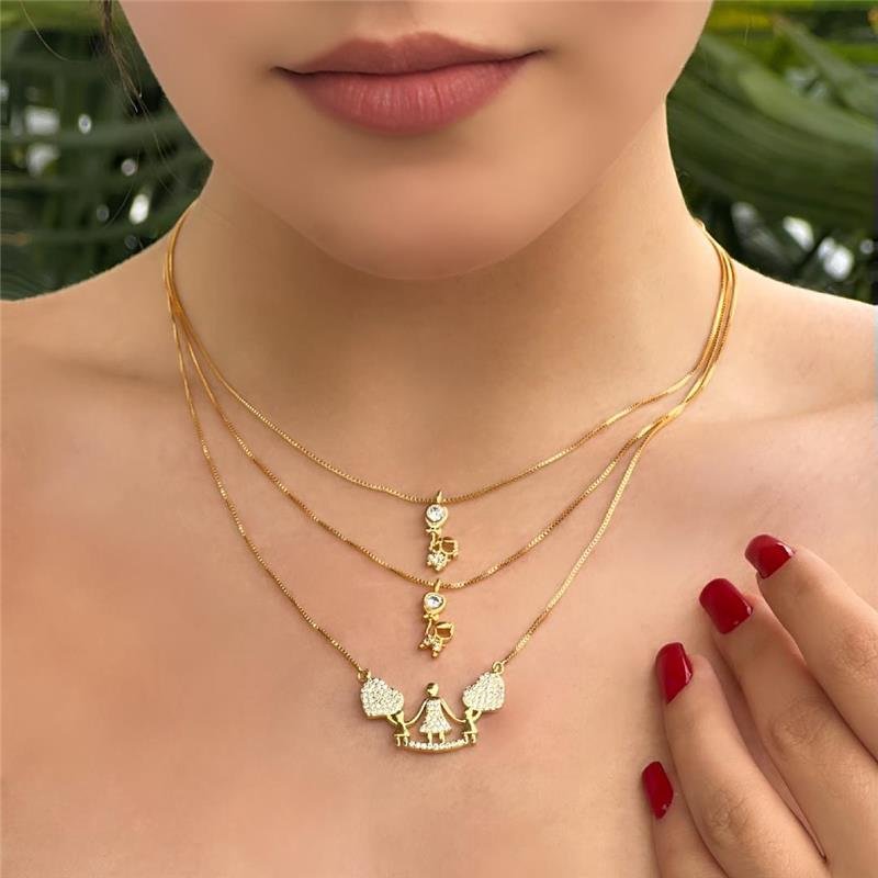 COLAR MÃE FILHAS 2 MENINAS CORAÇÕES CRAVEJADO BANHADO OURO
