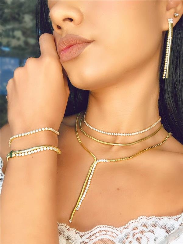 GARGANTILHA ZIRCONIAS COLORIDAS FOLHEADO OURO