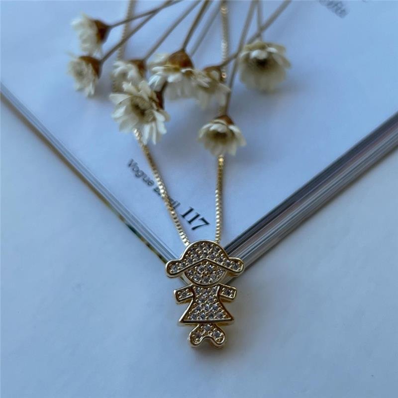 GARGANTILHA MENINA CRAVEJADA CRISTAL BANHADO OURO