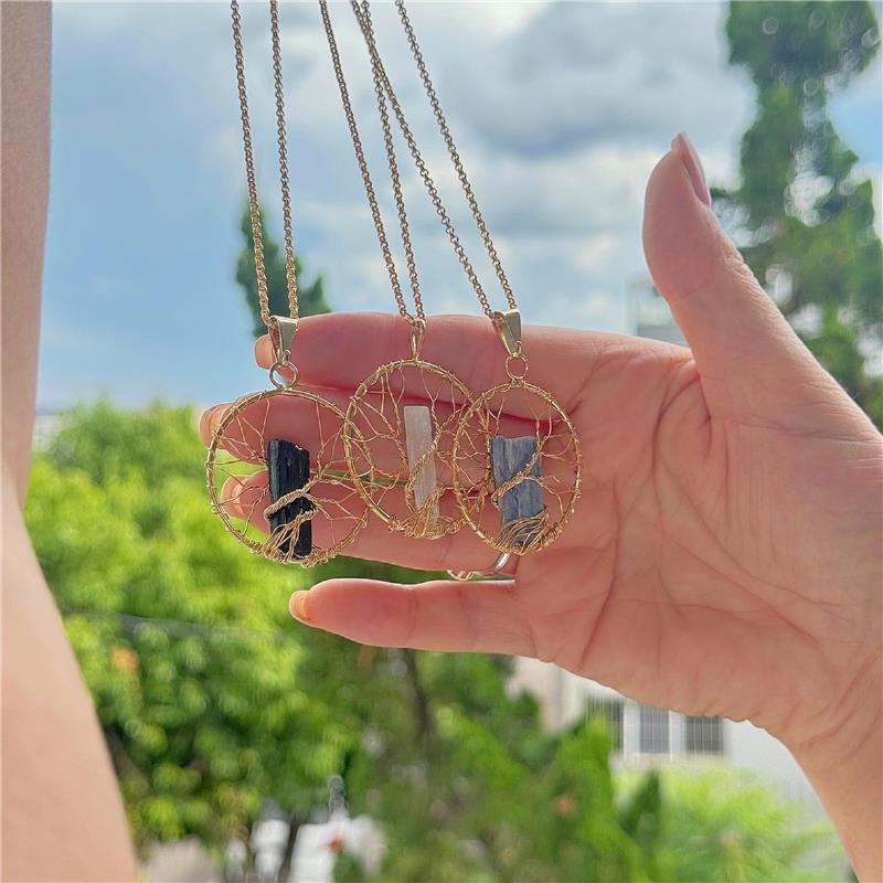 GARGANTILHA ÁRVORE BANHADO OURO