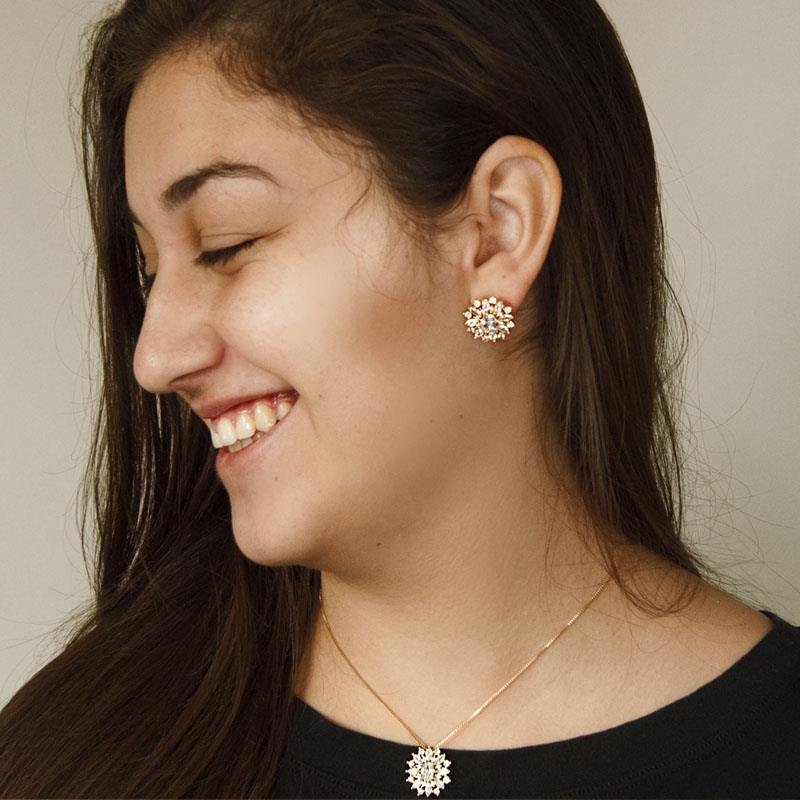CONJUNTO CRAVEJADO EM ZIRCONIA FOLHEADO A OURO 