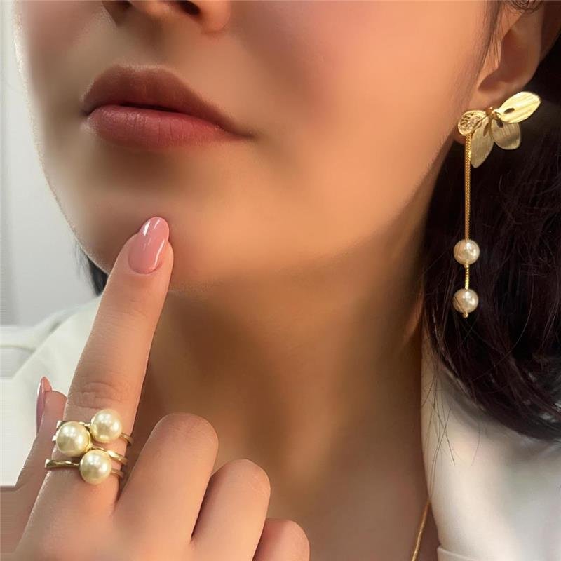 ANEL FOLHEADO A OURO 18K ALIANÇA COM PEROLA 8MM CRAVEJADO