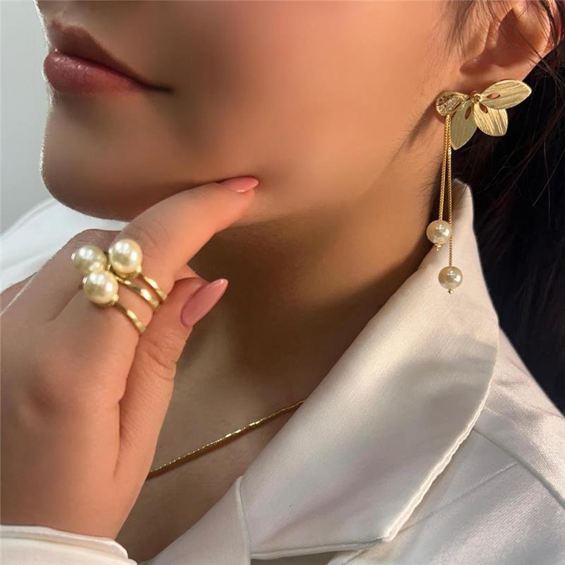 ANEL FOLHEADO A OURO 18K ALIANÇA COM PEROLA 8MM CRAVEJADO