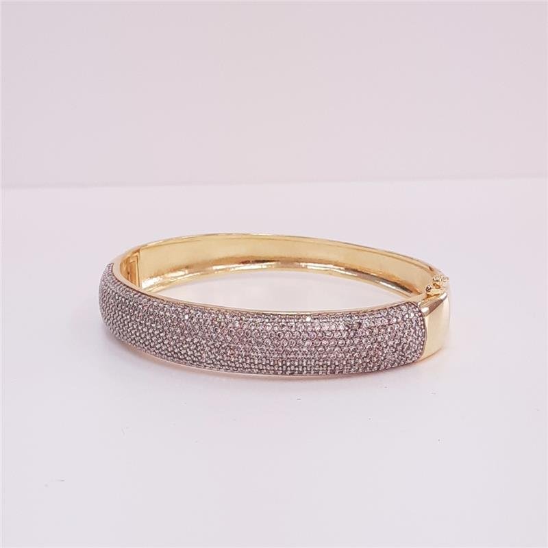 BRACELETE CRAVEJADO EM ZIRCONIAS FOLHEADO A OURO