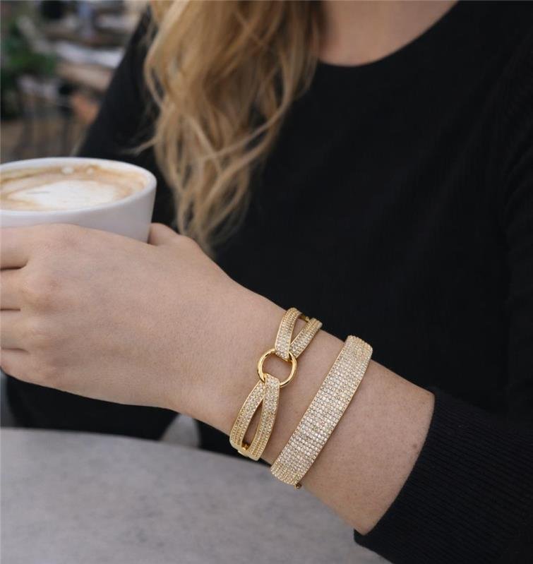 BRACELETE CRAVEJADO BANHADO OURO