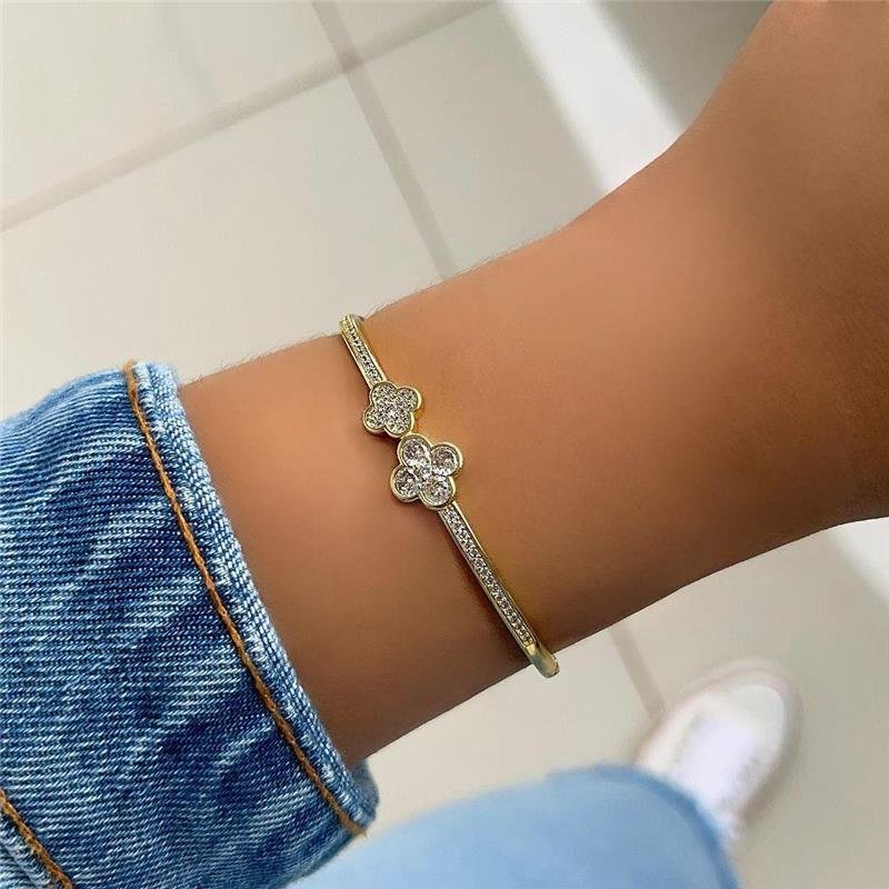 BRACELETE VINTAGE CRAVEJADO BANHADO OURO