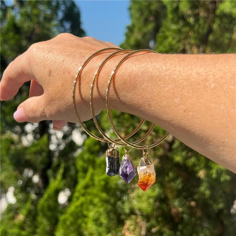 BRACELETE PEDRA BANHADO OURO