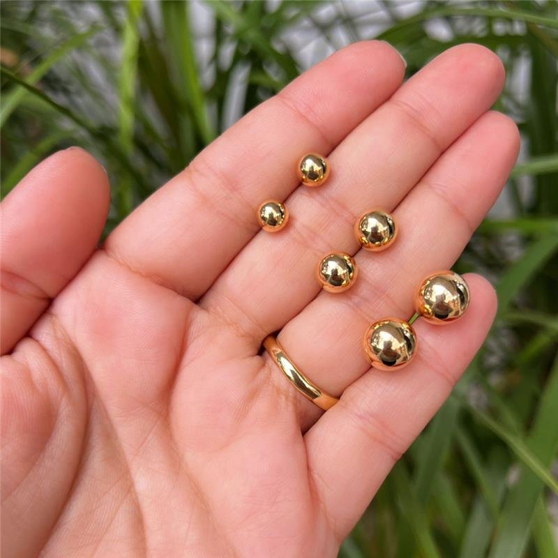 BRINCO BOLA 8MM FOLHEADO A OURO
