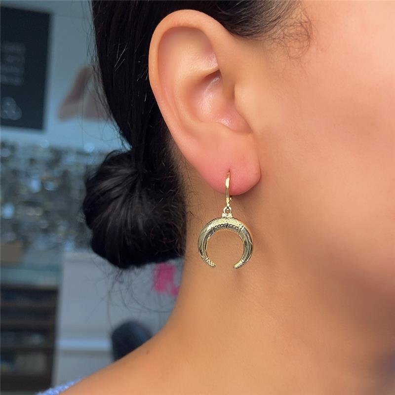 BRINCO CLICK MEIA LUA FOLHEADO OURO