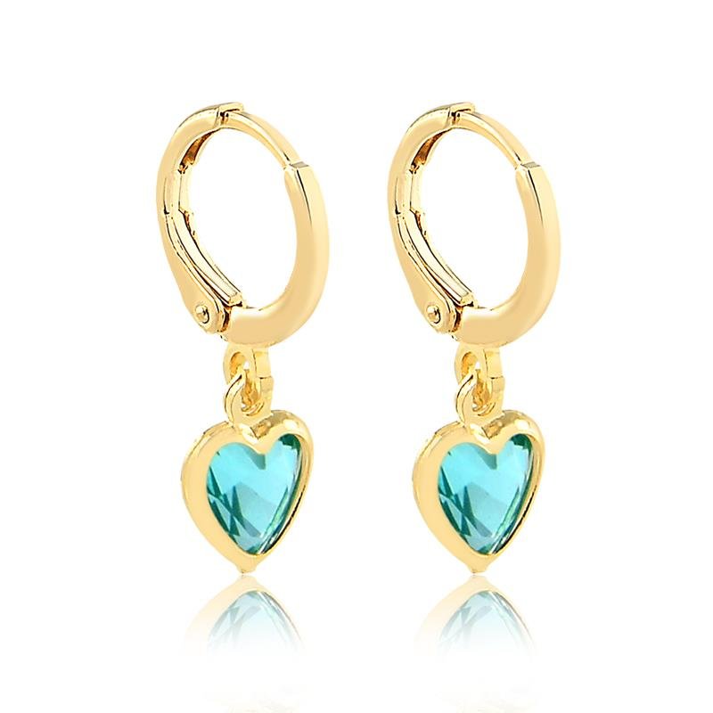 BRINCO ARGOLA COM CORAÇÃO FOLHEADO OURO