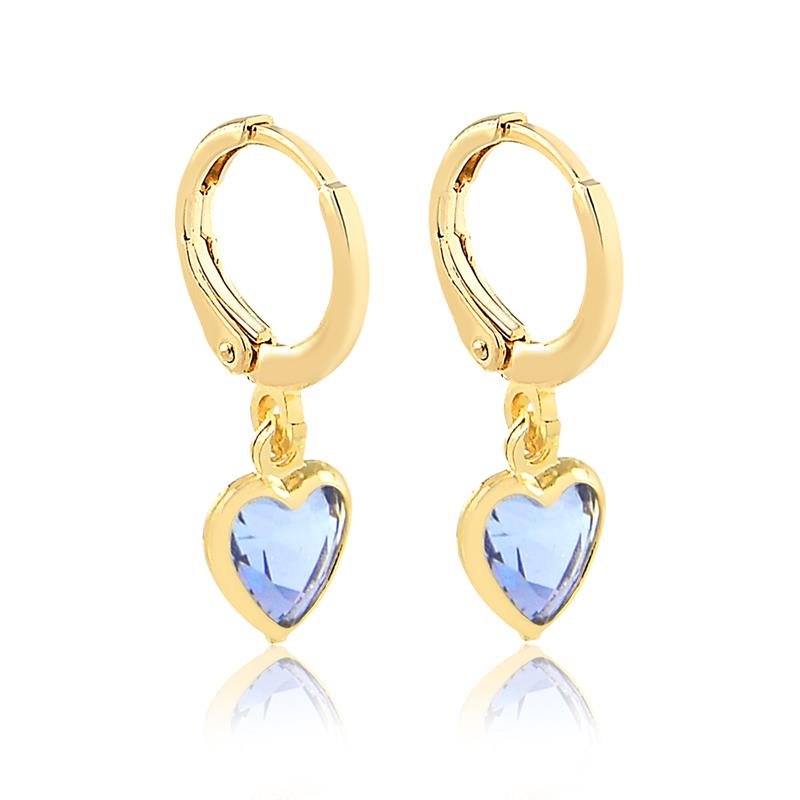 BRINCO ARGOLA COM CORAÇÃO FOLHEADO OURO