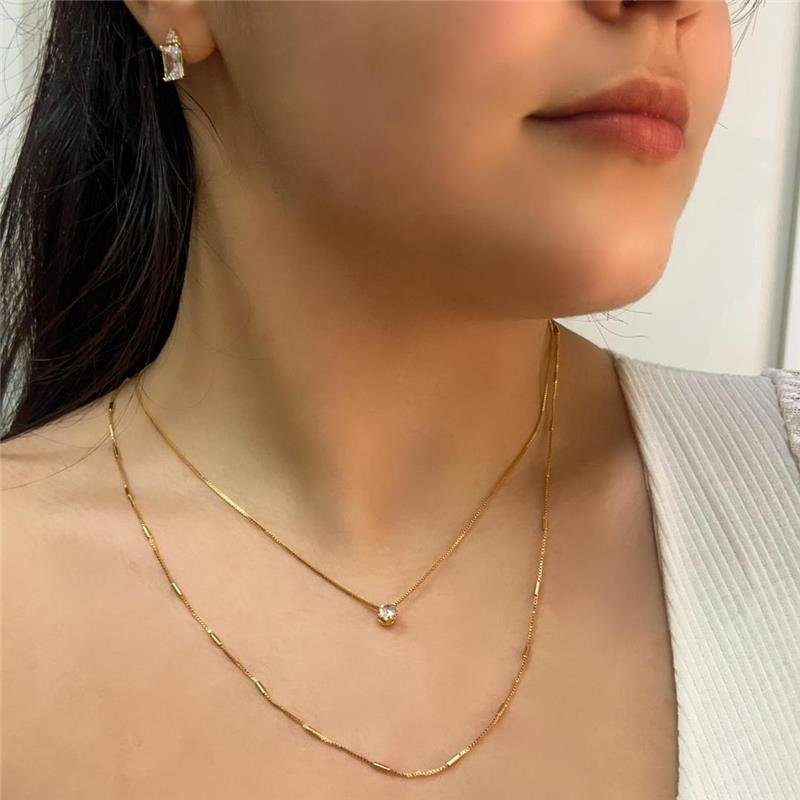 BRINCO QUADRADO ZIRCONIA FOLH. OURO 