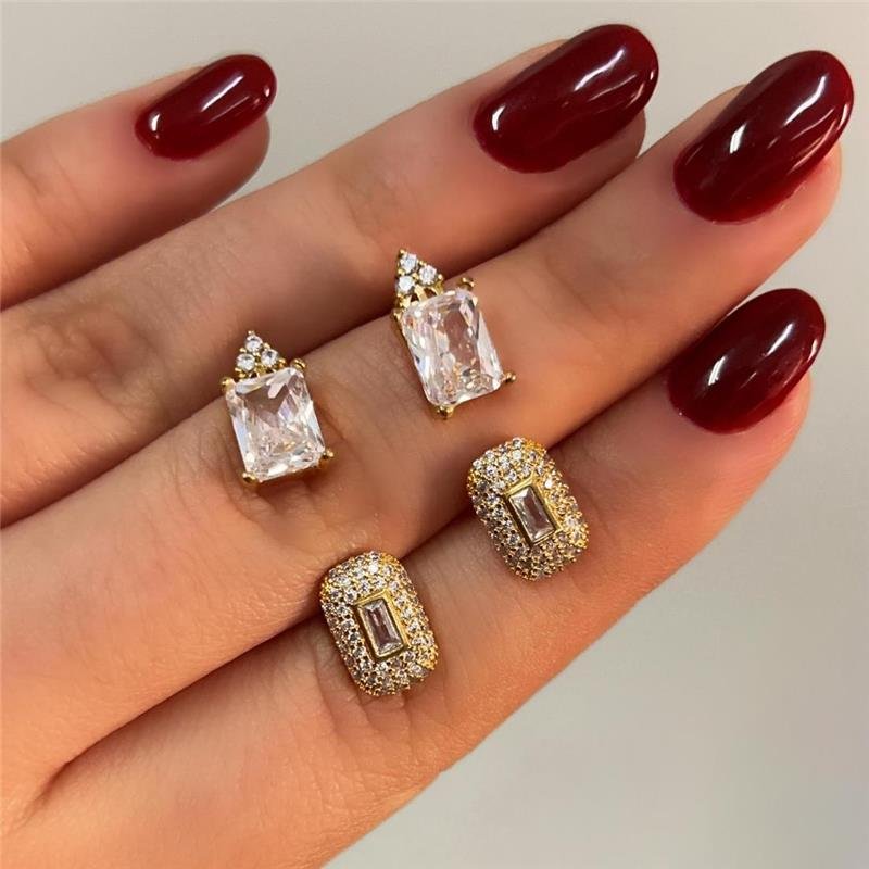 BRINCO QUADRADO ZIRCONIA FOLH. OURO 