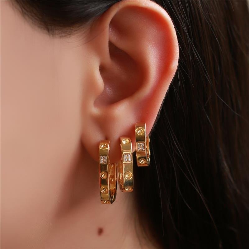 BRINCO CLICK GRANDE COM ZIRCONIA FOLH. OURO