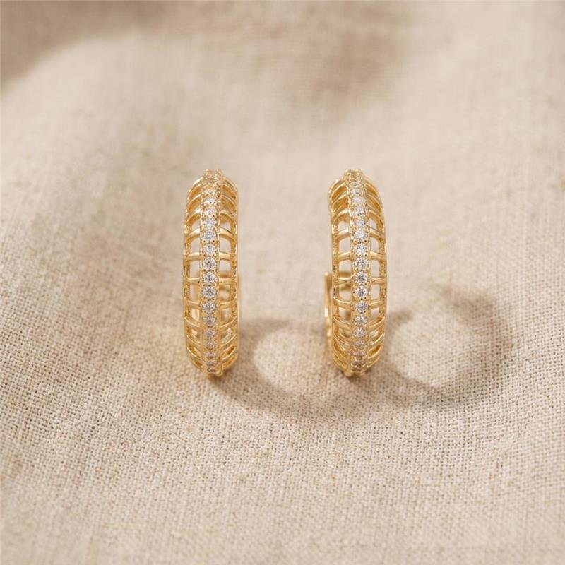 BRINCO ARGOLINHA CRAVEJADA BANHADO OURO