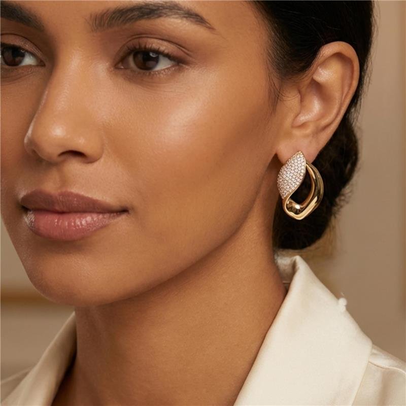 BRINCO CRAVEJADO BANHADO OURO