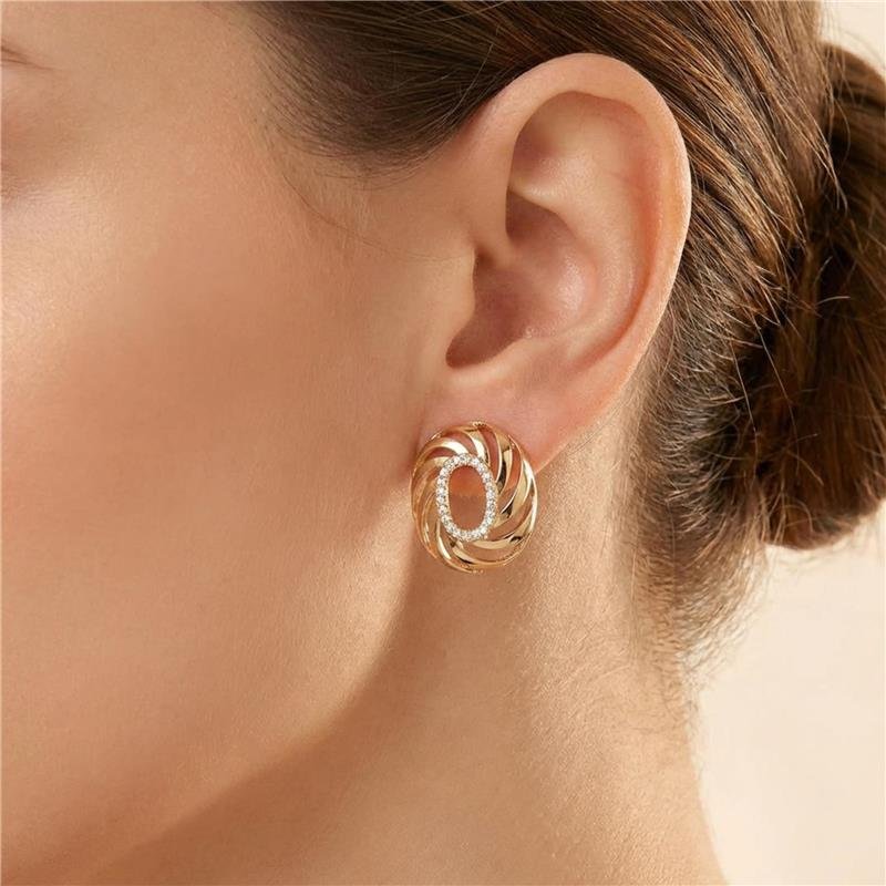 BRINCO OVAL CRAVEJADO BANHADO OURO